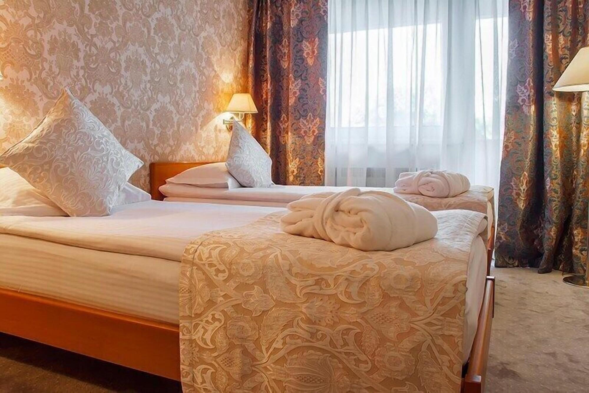 Astana International Hotel Ałma Ata Zewnętrze zdjęcie