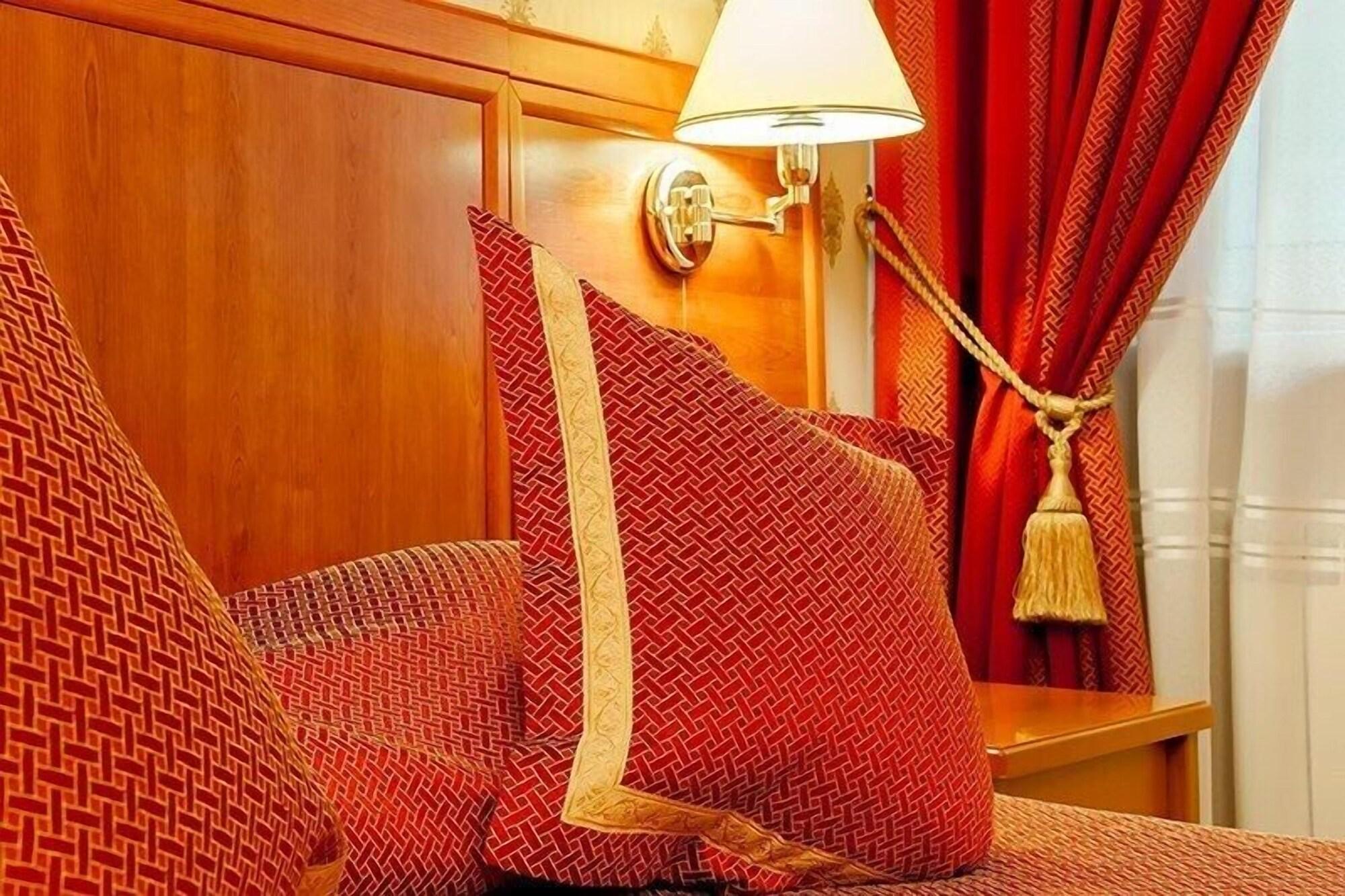 Astana International Hotel Ałma Ata Zewnętrze zdjęcie