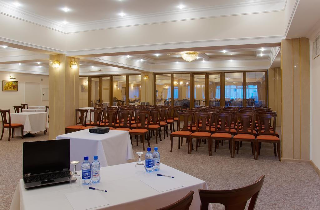 Astana International Hotel Ałma Ata Zewnętrze zdjęcie